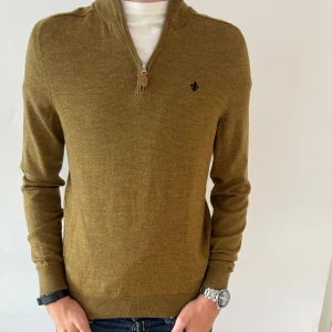 MORRIS HALF ZIP - Morris half zip i 100% merinoull - Storlek XS - Mycket fint skick - Deluxecloset