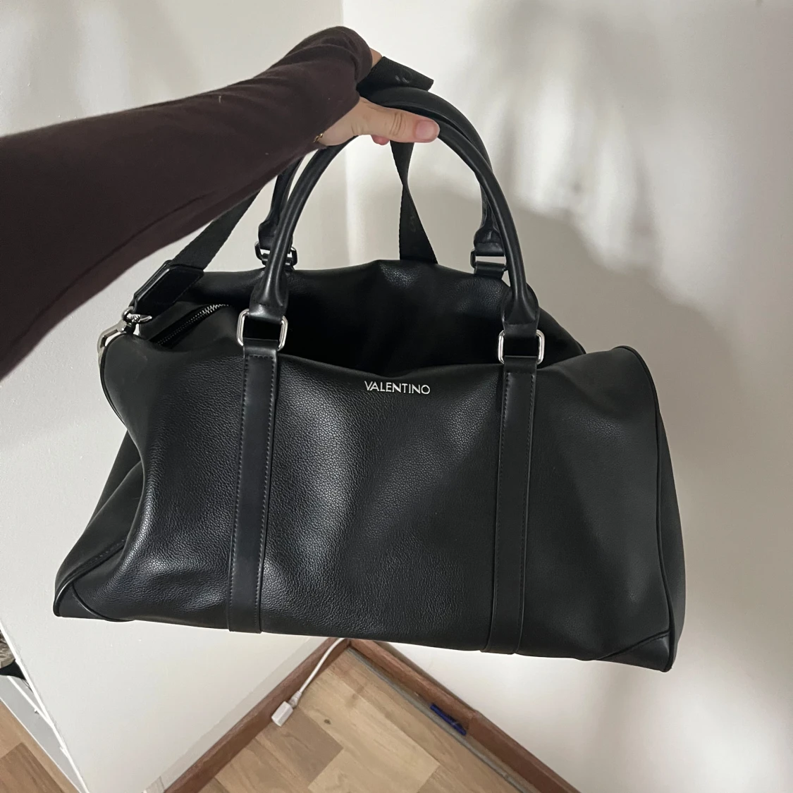 Svart handväska från Valentino - 2