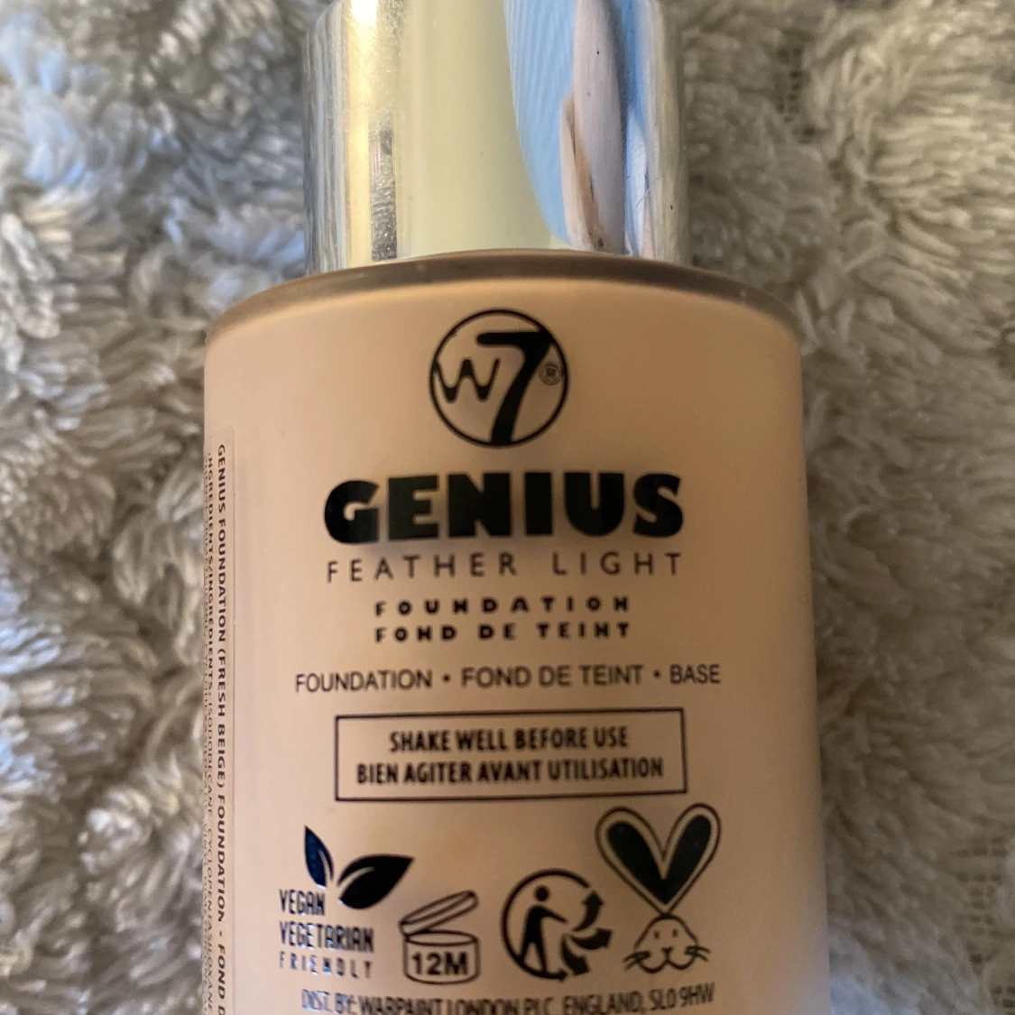 W7 Genius Feather Light Foundation - 2