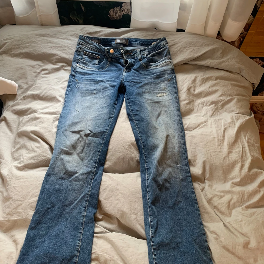 Blå bootcut jeans från LTB, strl 30/32