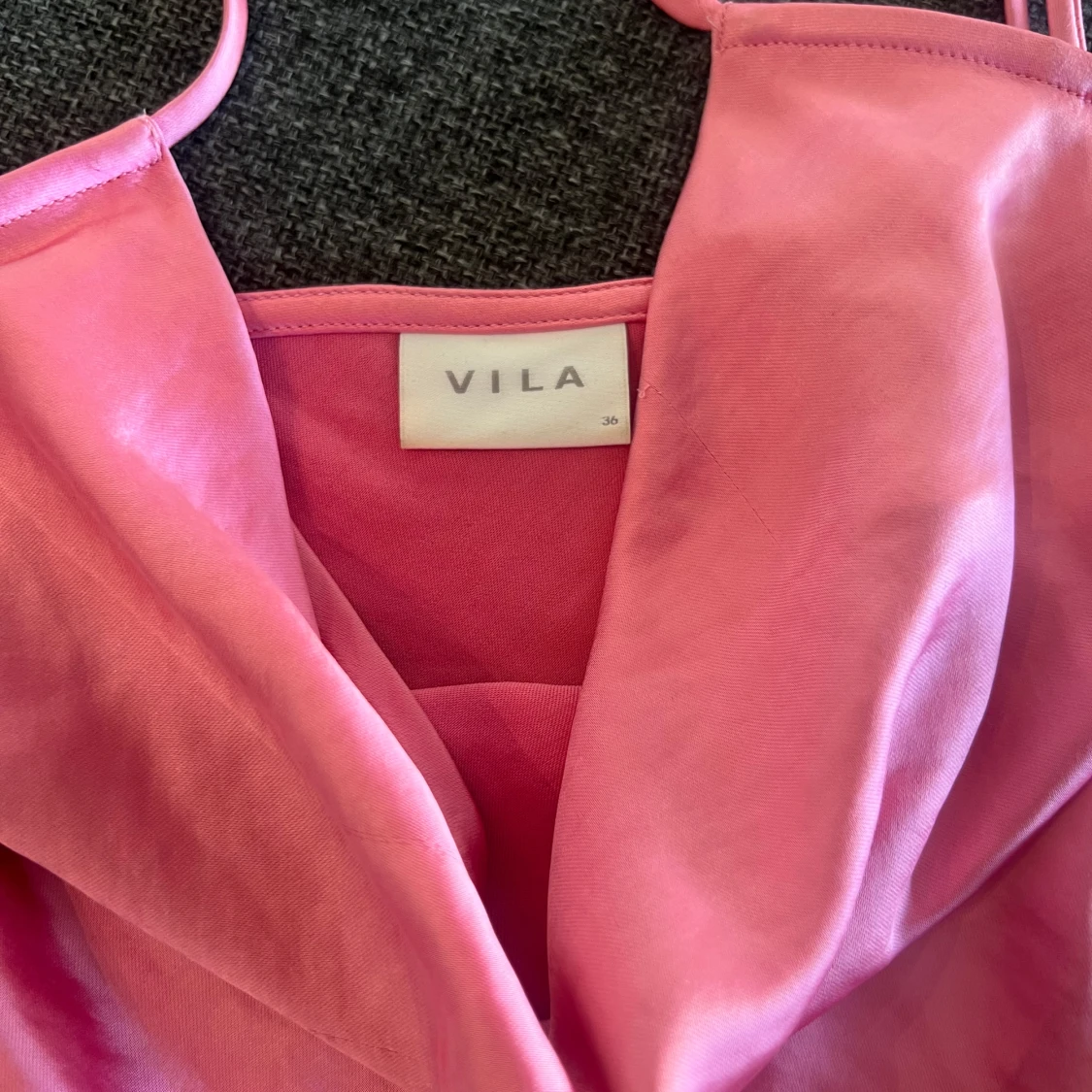 Rosa satinlinne från Vila - 1