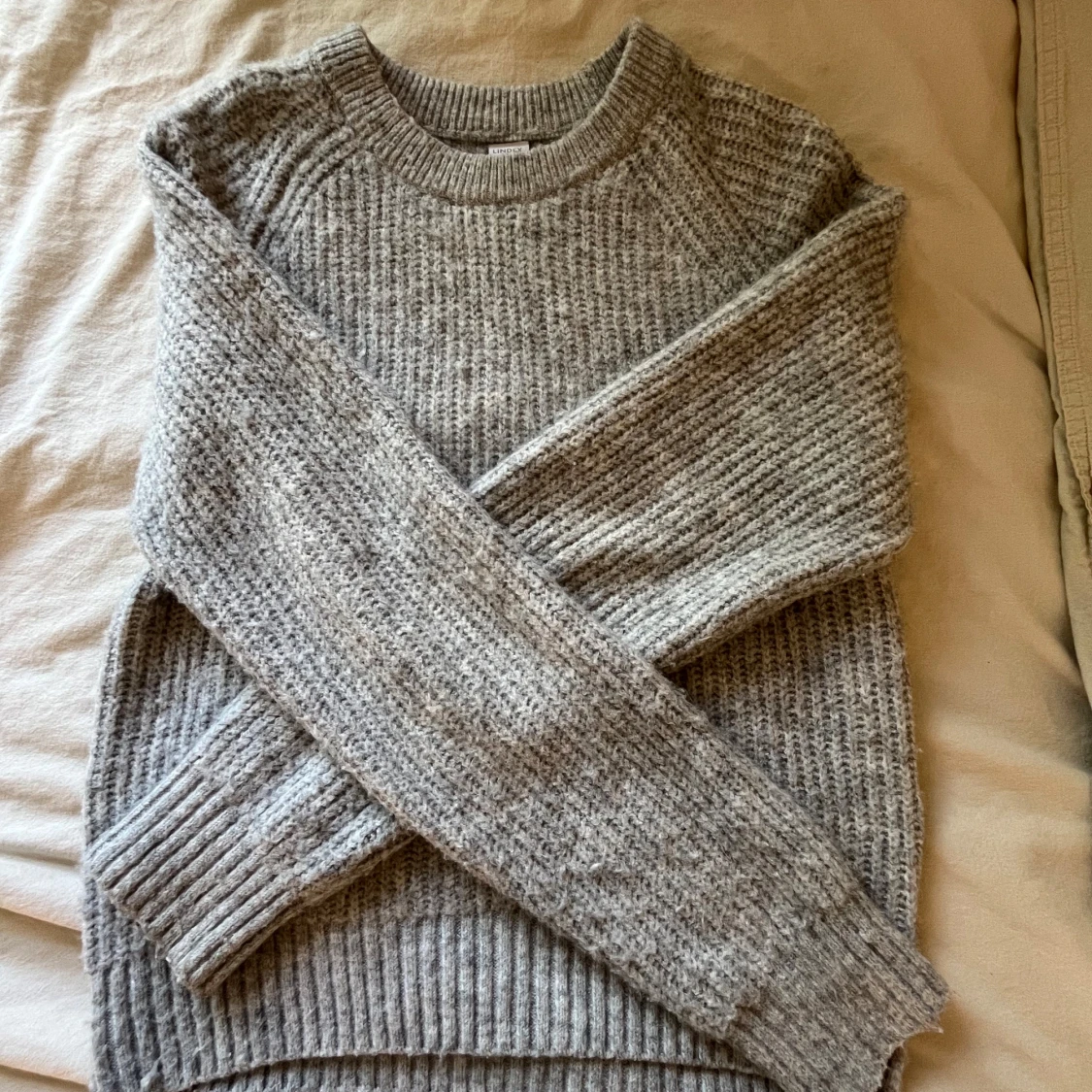 Grå stickad tröja från Lindex - 1