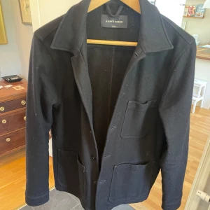 A Days march overshirt  - Tja säljer nu min riktigt snygga overshirt från A days march i perfekt skick. Storlek S🤝