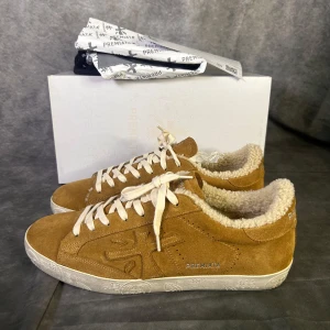 Premiata steven sneaker - Nyskick | Size 43 passar även 44 | fraktar spårbart inom 24 timmar med PostNord eller instabox | inget og medföljer 