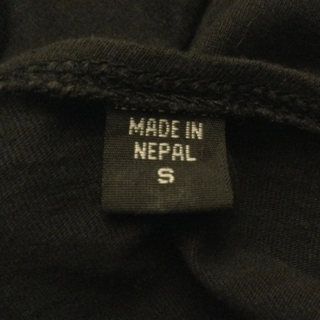  klänning med broderade detaljer S - 3