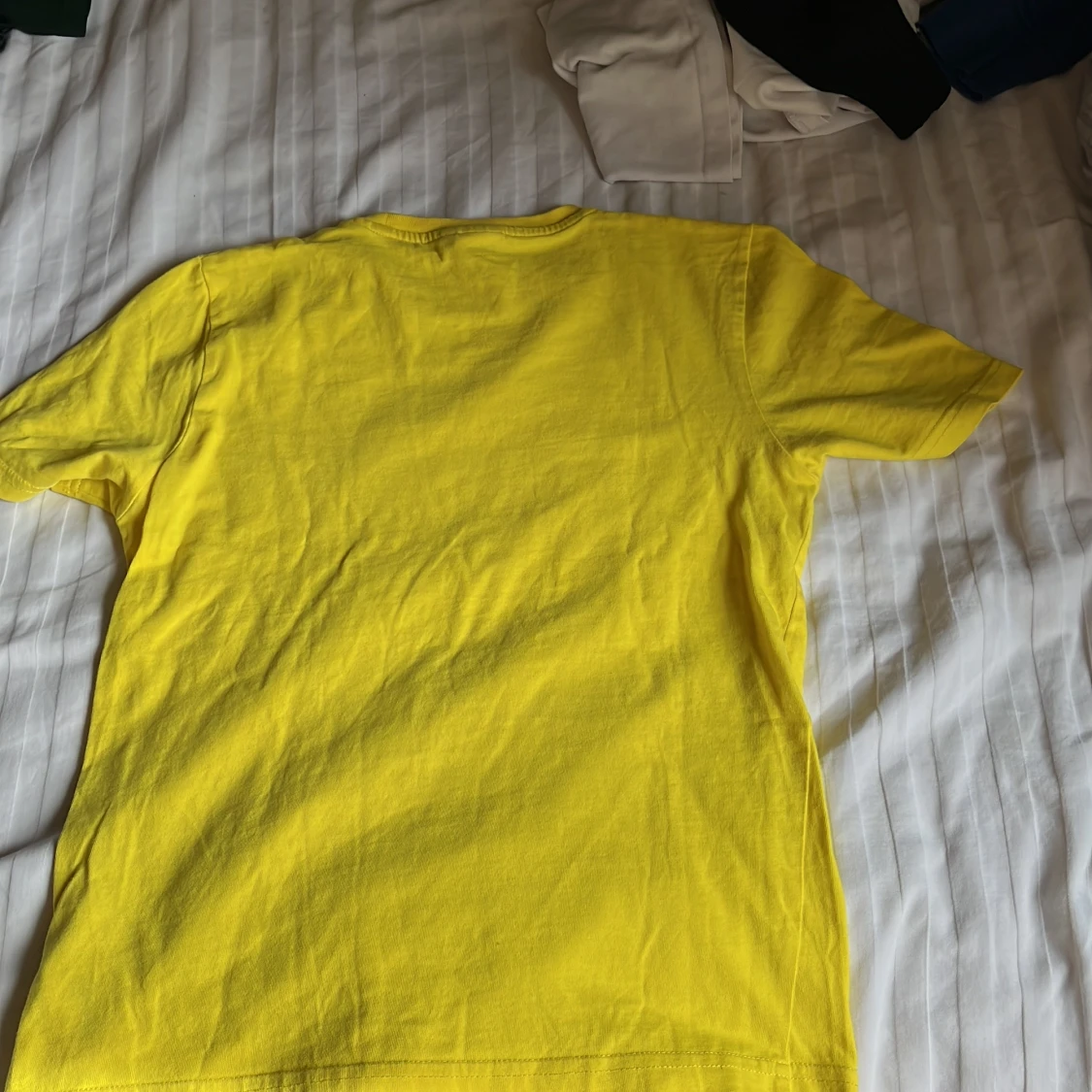 Gul t-shirt från BOSS - 2