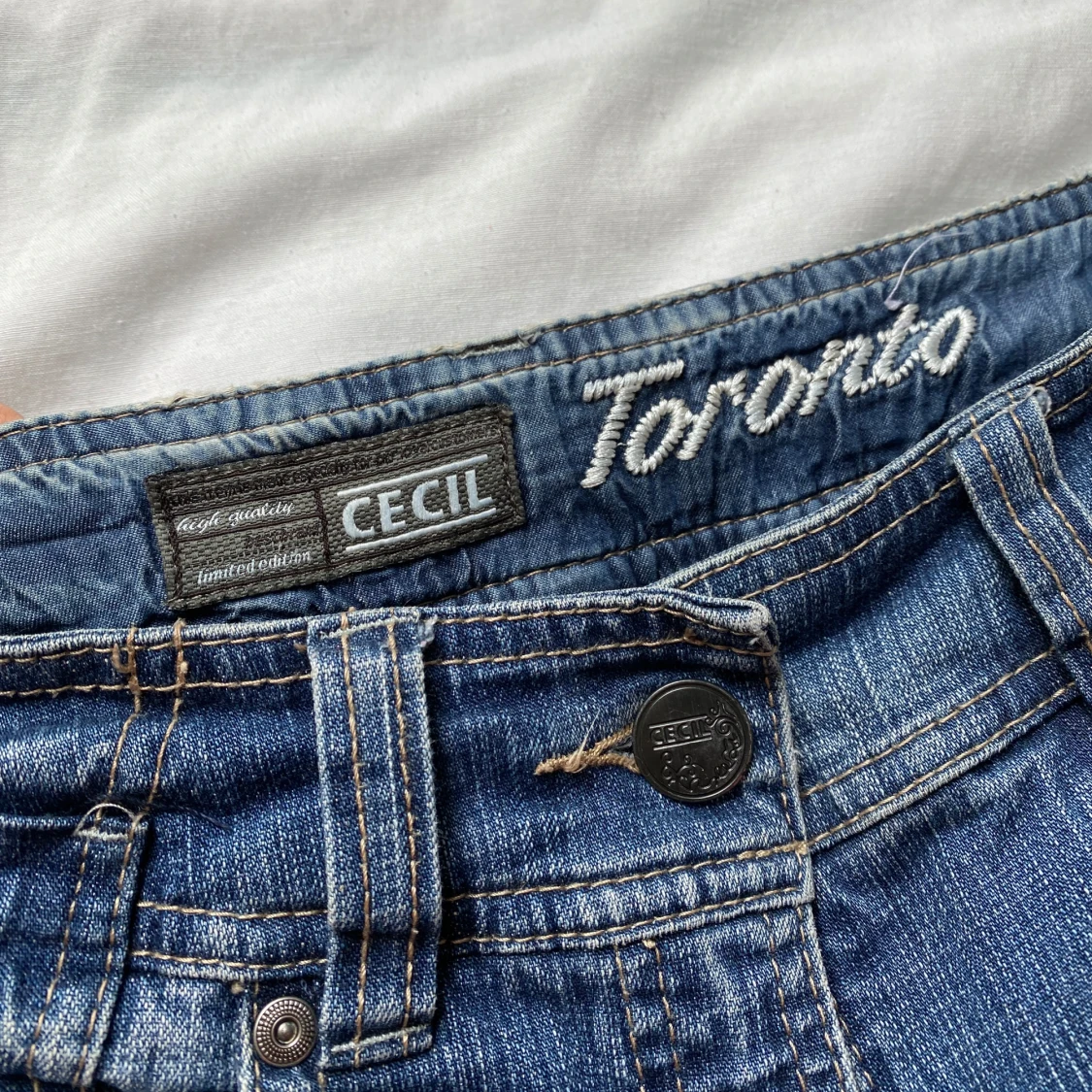 Blå bootcut jeans  - 4