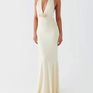 Gul långklänning  - Superfin gul långklänning från peppermayo. Perfekt som exempelvis balklänning💛Helt oanvänd och prislappen är kvar! 