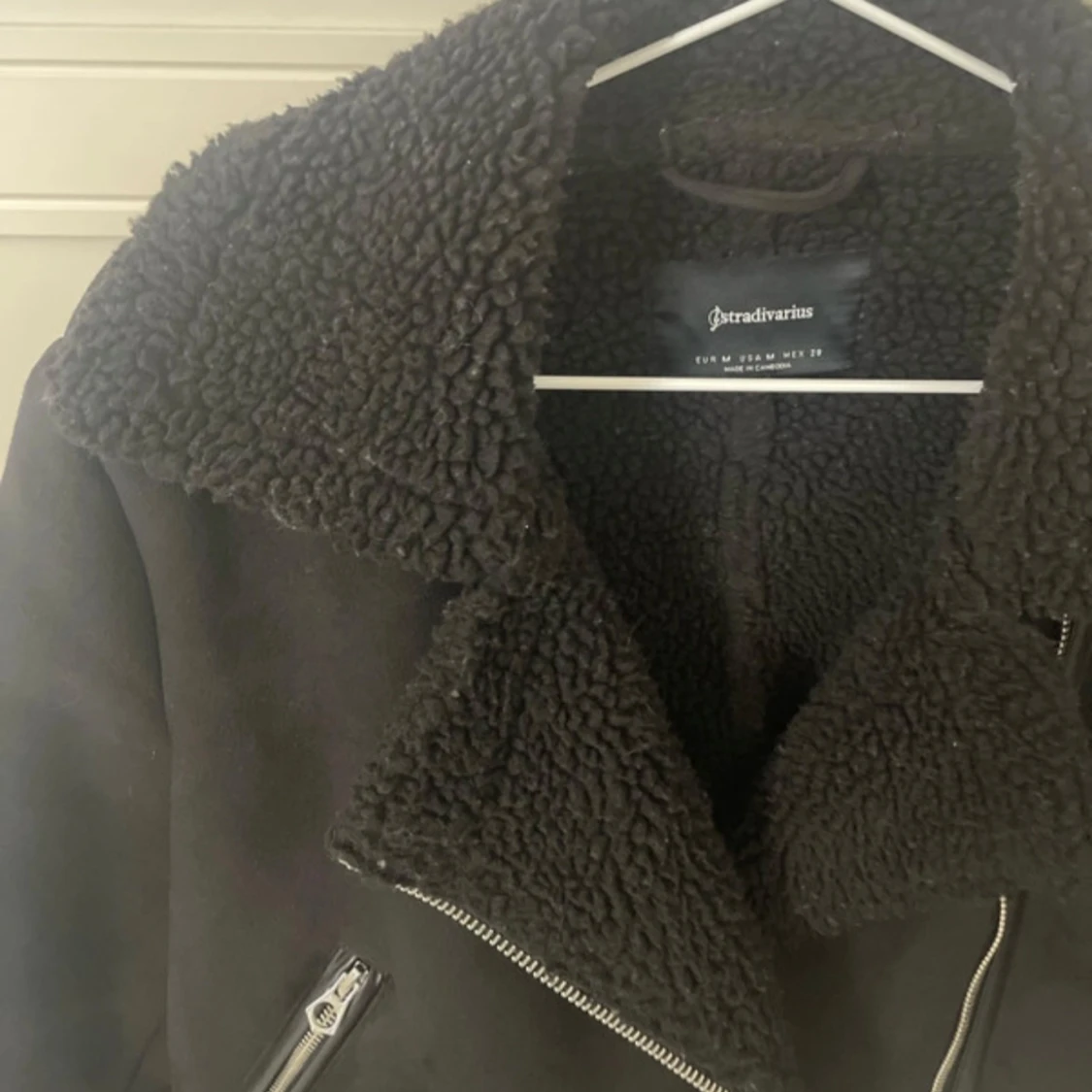 Svart teddyjacka från Stradivarius - 1