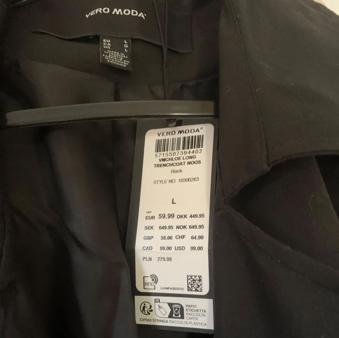 Svart trenchcoat från Vero Moda - 4