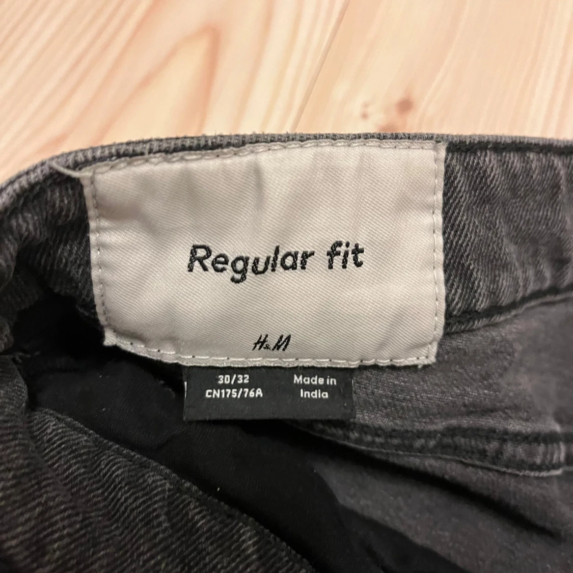 Svarta jeansbyxor från H&M Regular fit - 2