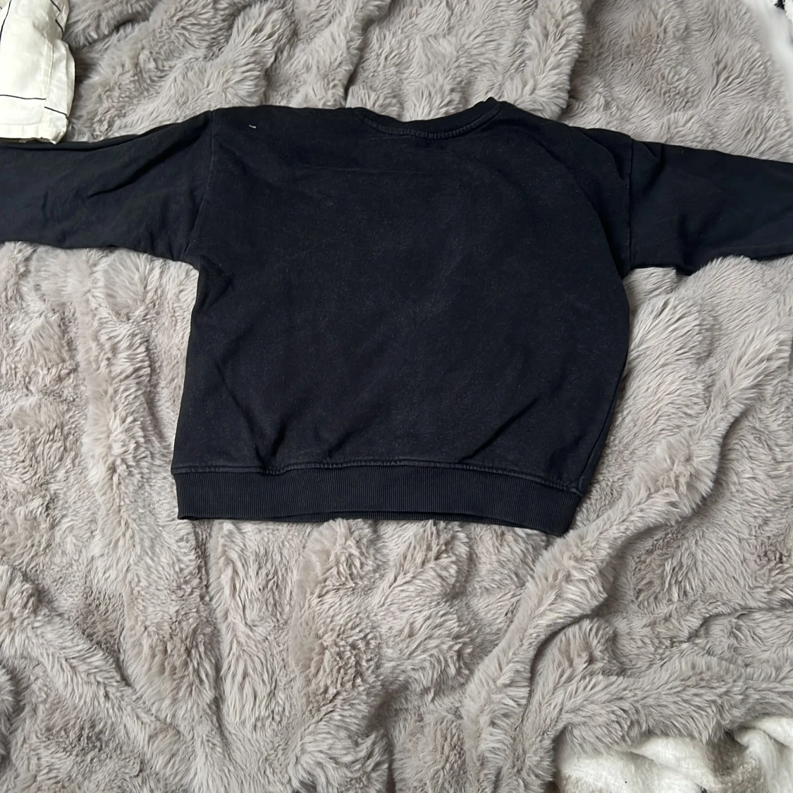 Svart sweatshirt från 157 - 1