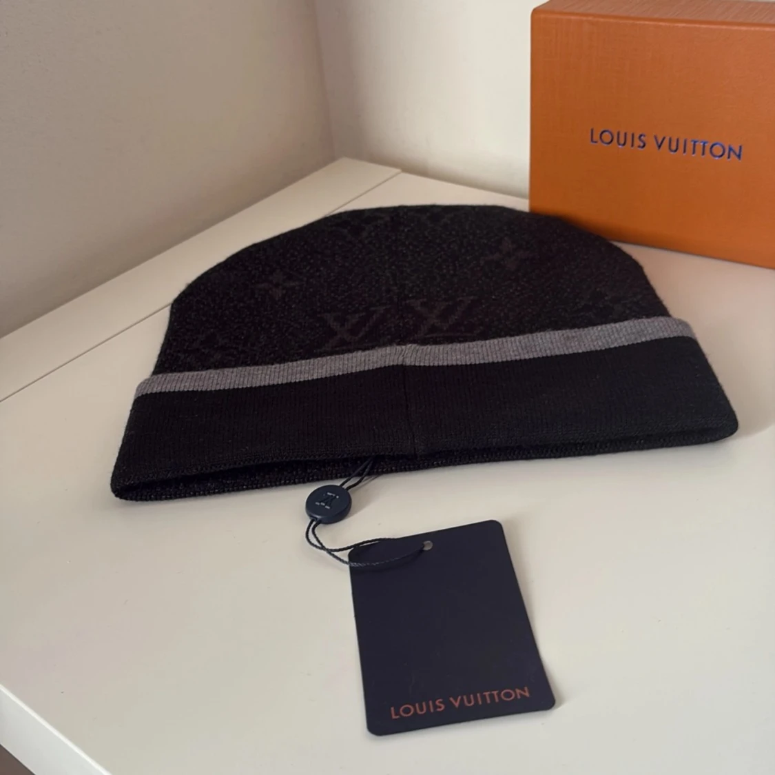 Svart och grå mössa 🔥 - 90