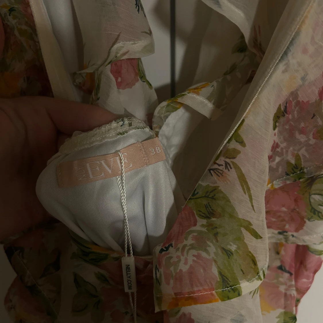 Blommig volangklänning från Nelly Eve - 2