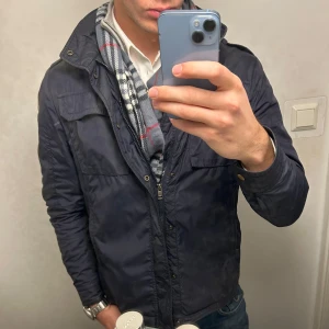 Burberry halsduk - Ljusgrå halsduk från burberry✅                                     Priset kan diskuteras👉