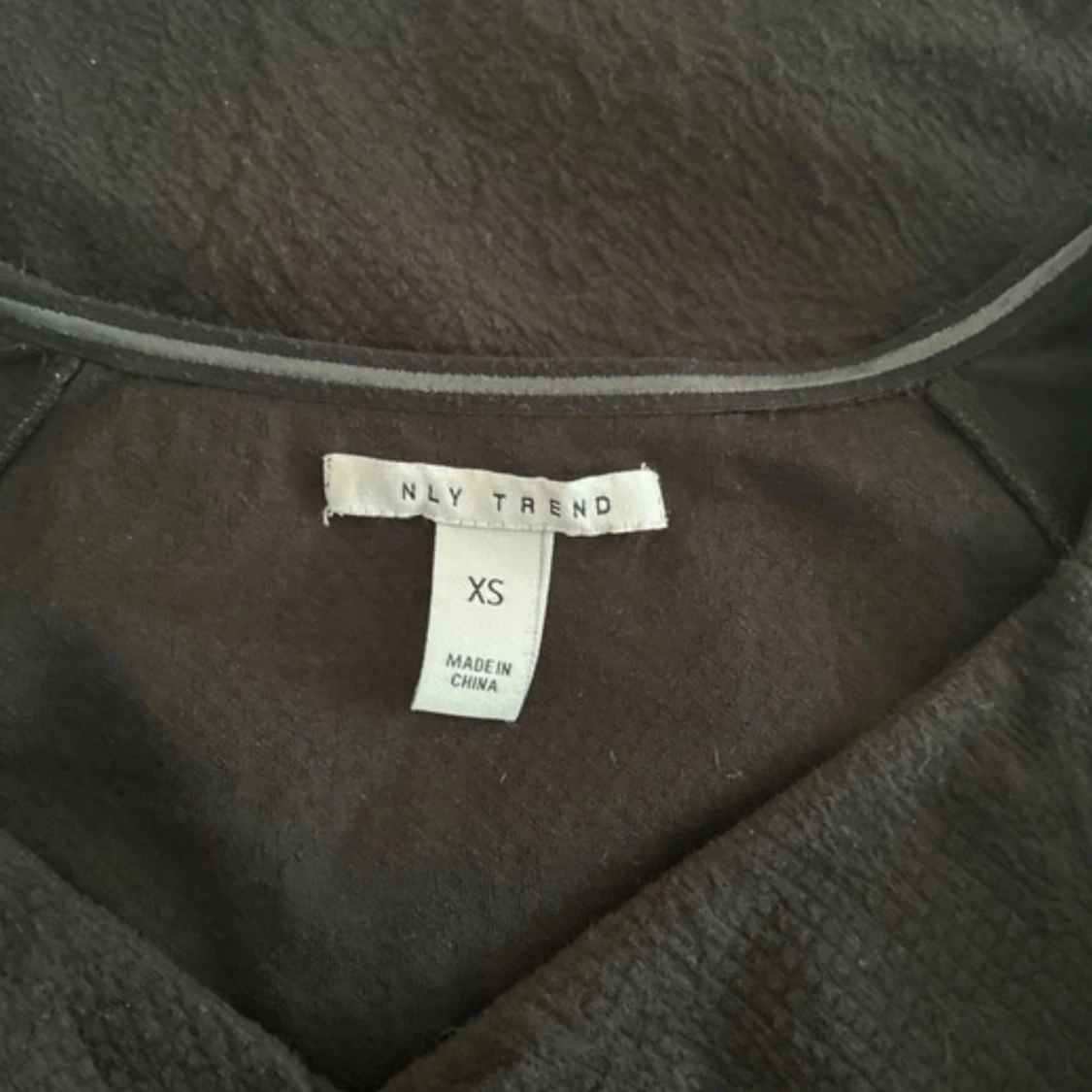 Svart långärmad klänning från NLY Trend - 1