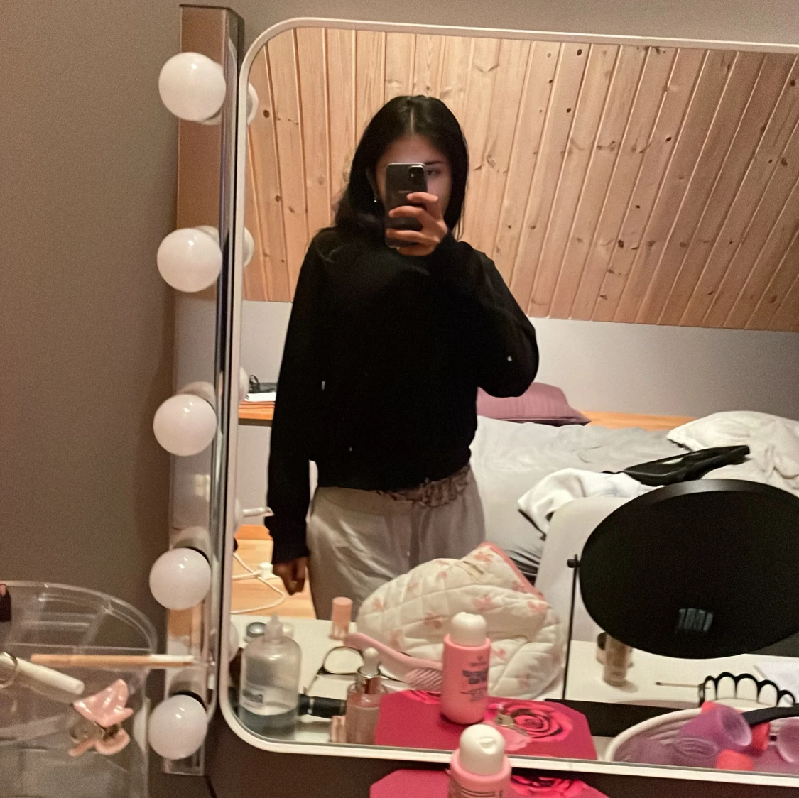 Svart hoodie med dragkedja