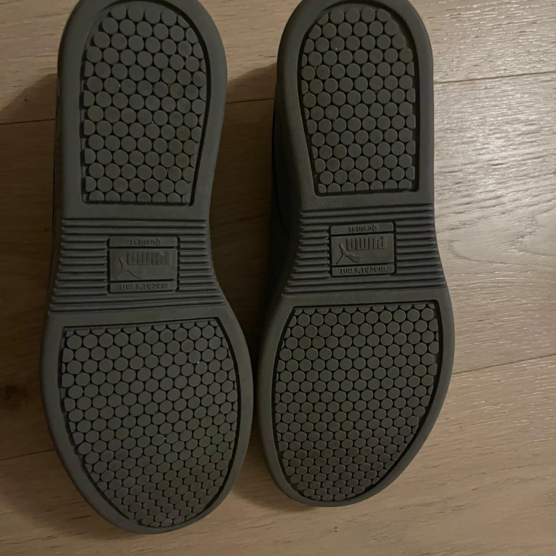 Grå sneakers från Puma - 1