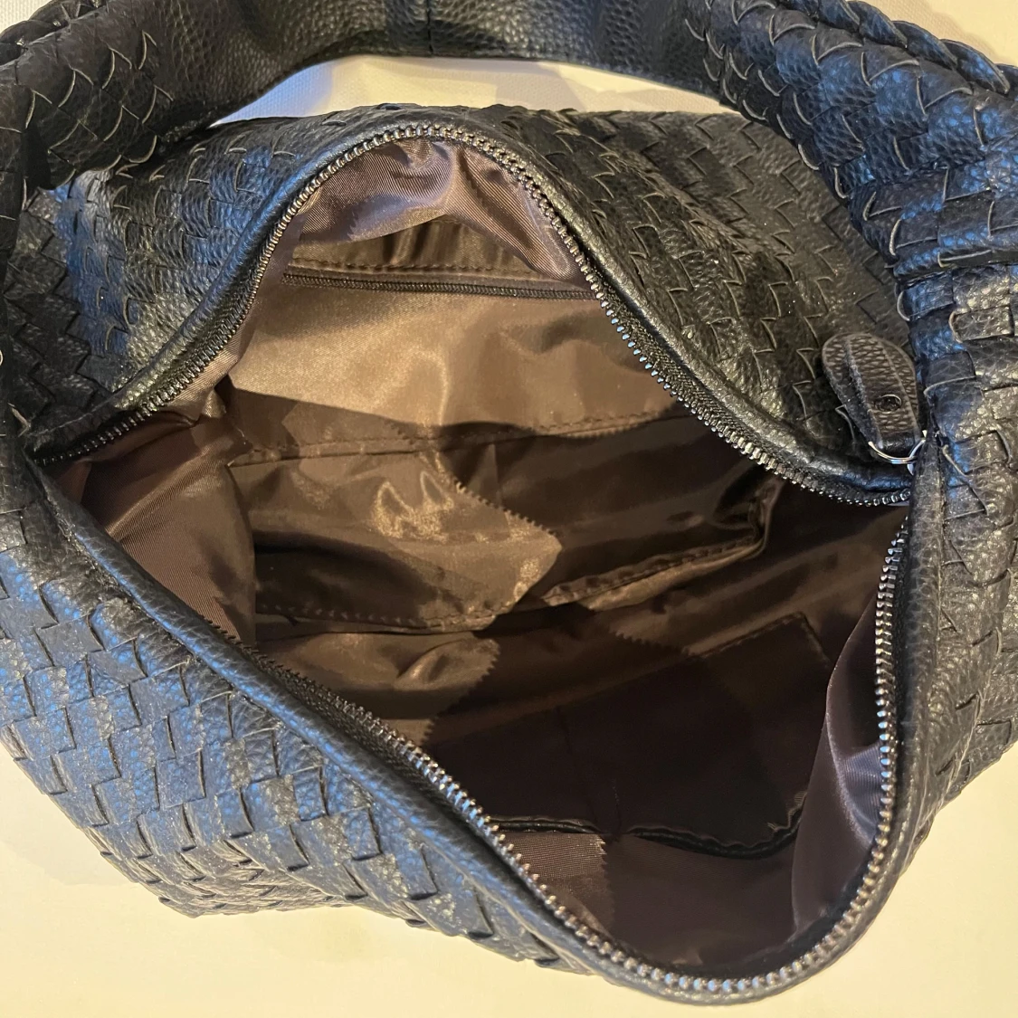 Svart flätad axelväska - 3