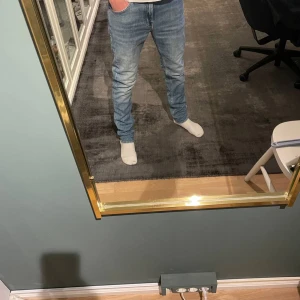 Blå tiger of Sweden jeans - Riktigt snygga tiger of Sweden jeans. Aldrig använda, toppskick. Storlek 30/32 men passar även 29/32. Skriv vid frågor. Pris kan diskuteras vid snabb affär. Nypris ca 1700