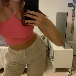 Zara linne - Säljer detta zara linne, endast använd Max 3 gånger. Skriv för egna bilder🩷
