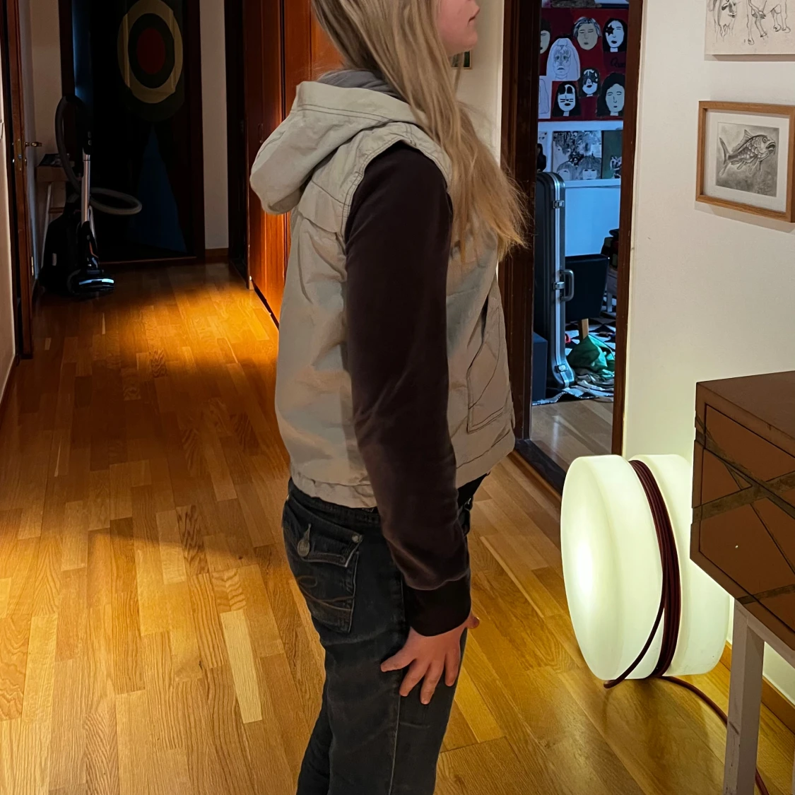 Biegevit väst med huva - 1