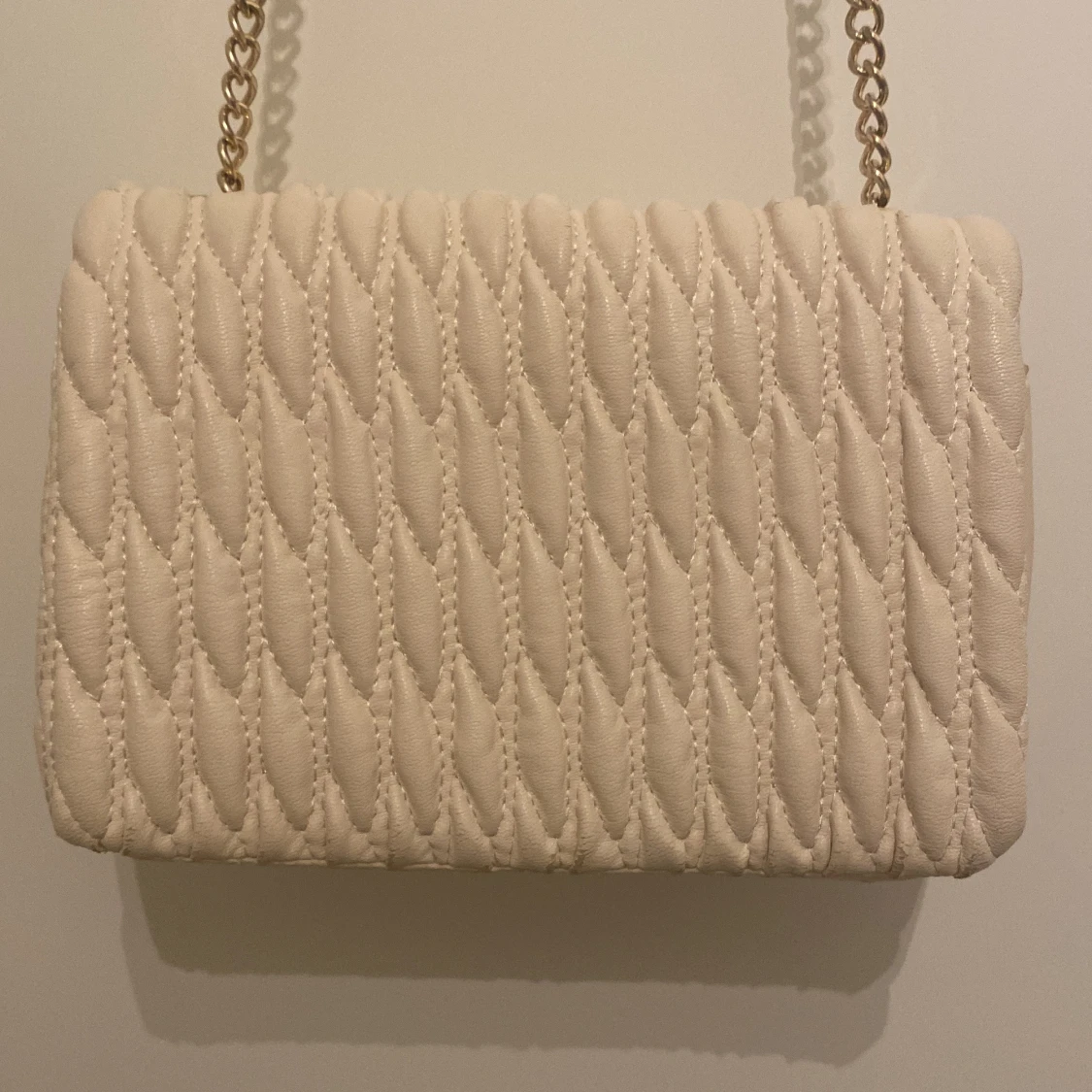 Off white axelrems väska från HM!  - 1