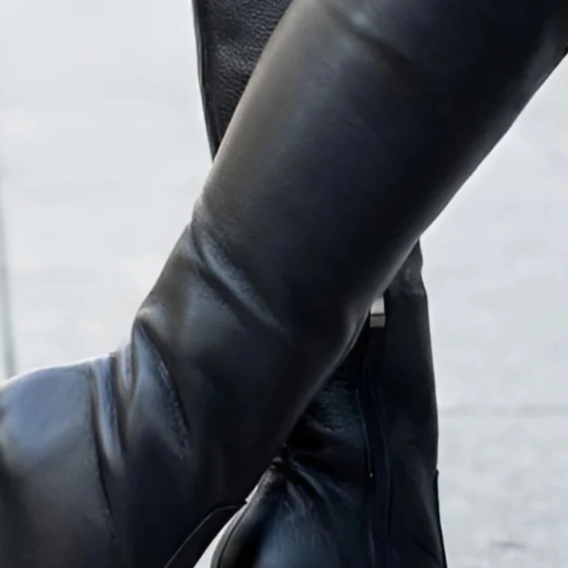 Svarta och bruna stövlar med dragkedja - 2