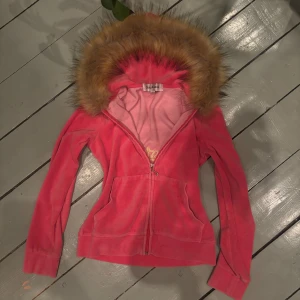 Juicy couture fur zip up  - Super bra skick, handsydd päls på. Står storlek M men motsvarar S.