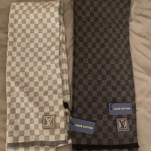 L-V halsduk  - Helt nytt. Priset är ej hugget i sten.