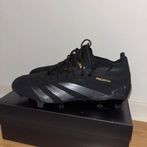 Adidas Predator Elite - Använda 2 gånger, säljer då de är lite för små för mig, köpta på Unisport för cirka 3000kr