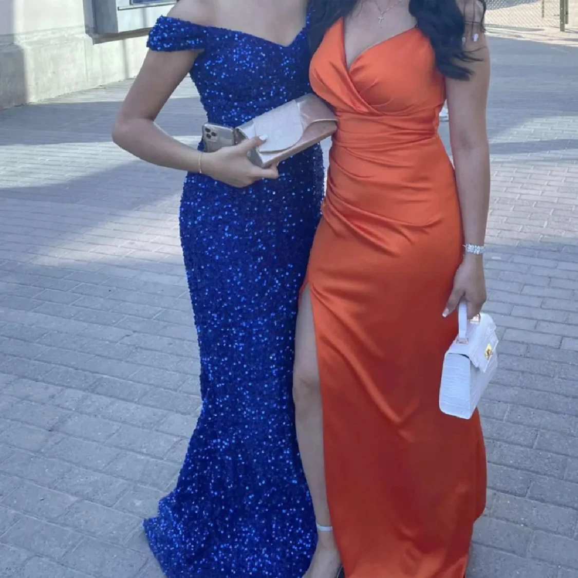 Blå glittrig klänning