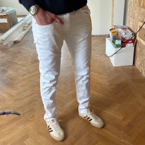 Replay anbass - Hej! Jag säljer nu dessa snygga replay anbass till ett galet pris, de är sparsamt använda och är i fint skick! Modellen är 182 cm och väger ca 70 kg! Priset är ej förhandlingsbart🤗. 