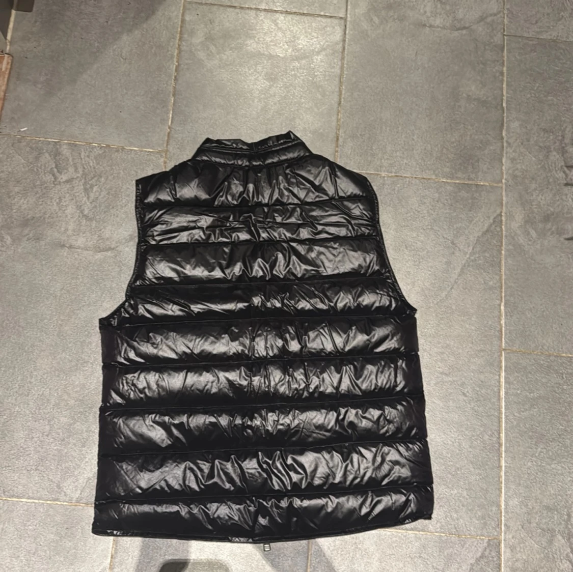 Svart dunväst från Moncler - 90