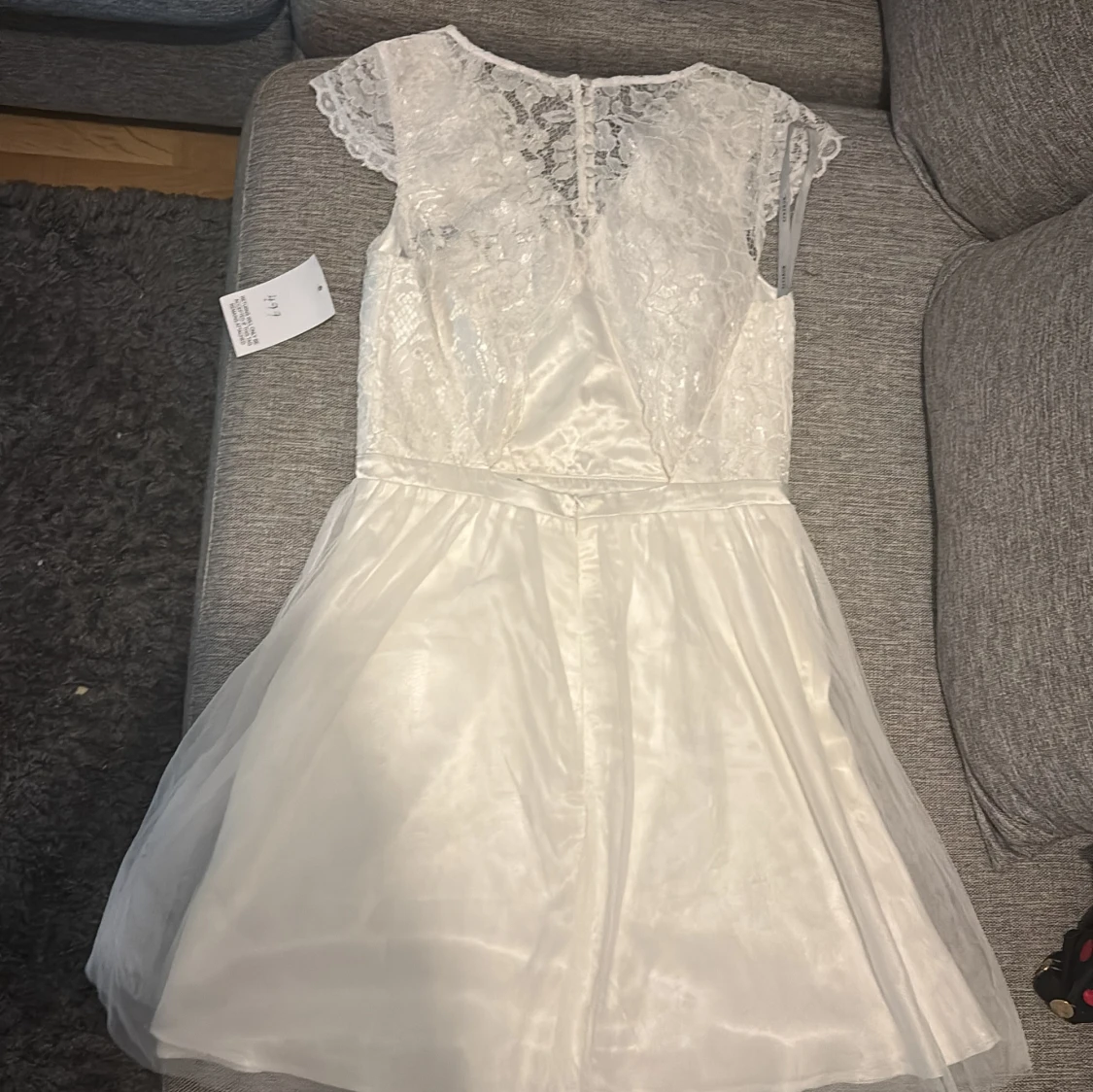 Vit spetsklänning från Moments New York  - 2