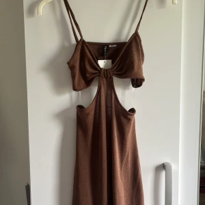 Klänning - klänning feån hm (genomskinlig)