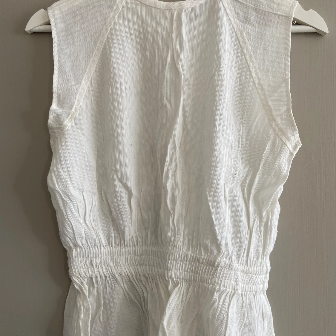 Vitt linne med resårmidja, från Mango, XS