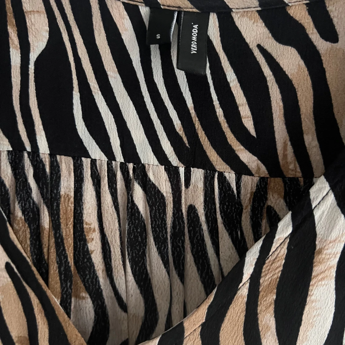 Zebramönstrad långklänning Vero Moda - 1