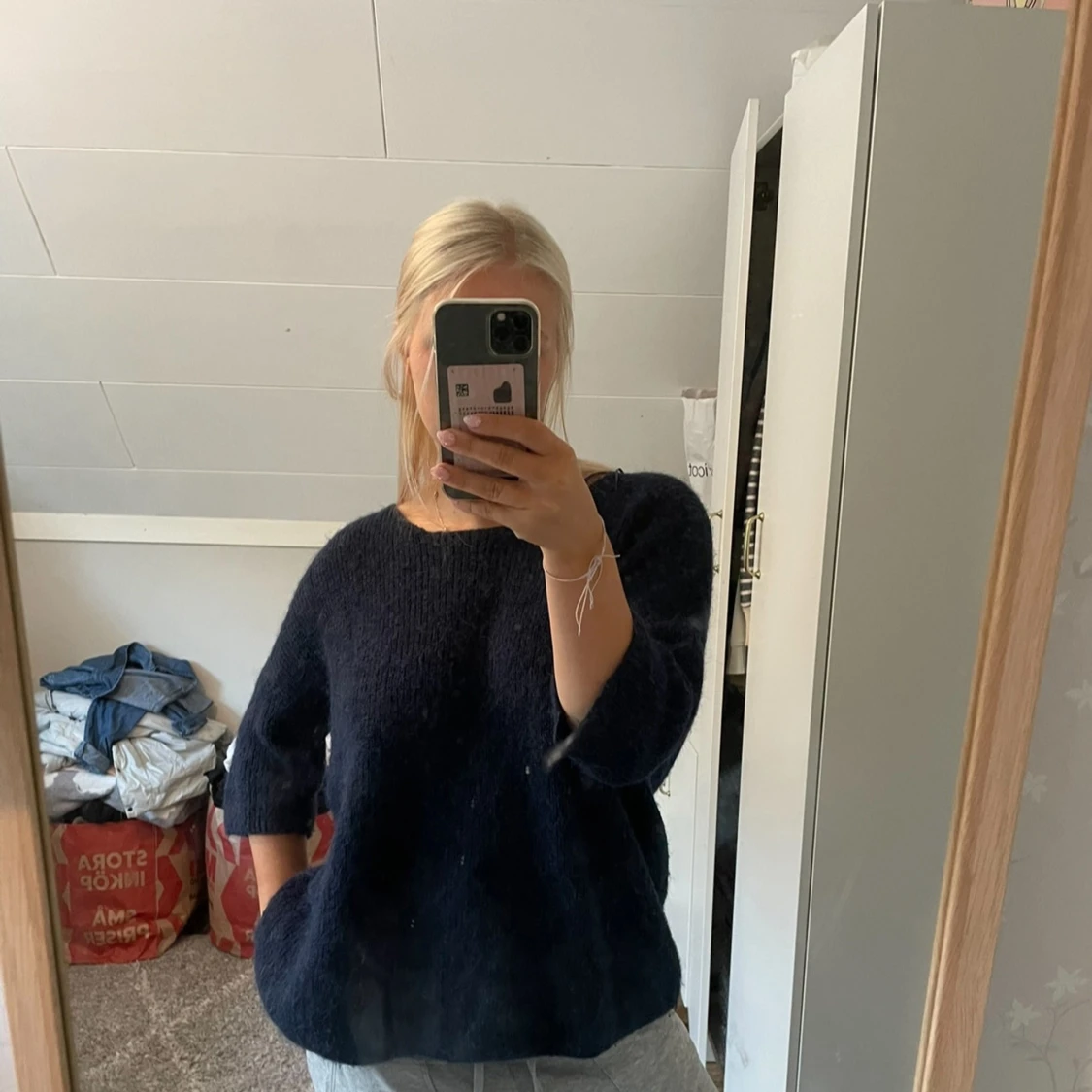 Mörkblå stickad tröja med trekvartsärm - 1