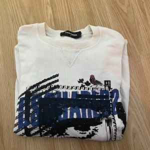 Dsquared 2 tröja  - Riktigt snygg Dsquared 2 tröja 