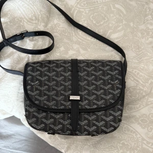 Goy4rd väska  - Säljer min goy4rd i nyskick, använd 2 gånger. 