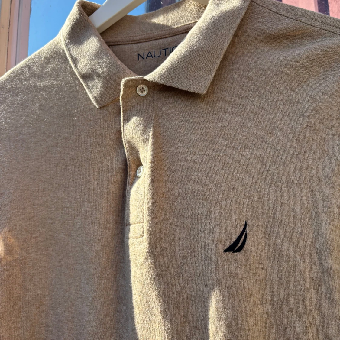 Beige pikétröja från Nautica - 1