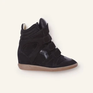 Svarta ISABELL MARANT SNEAKERS - Säljer mina dö fina favvo skor då de aldrig kommer till användning! Så fina i super bra skick, inga defekter💕💕❤️