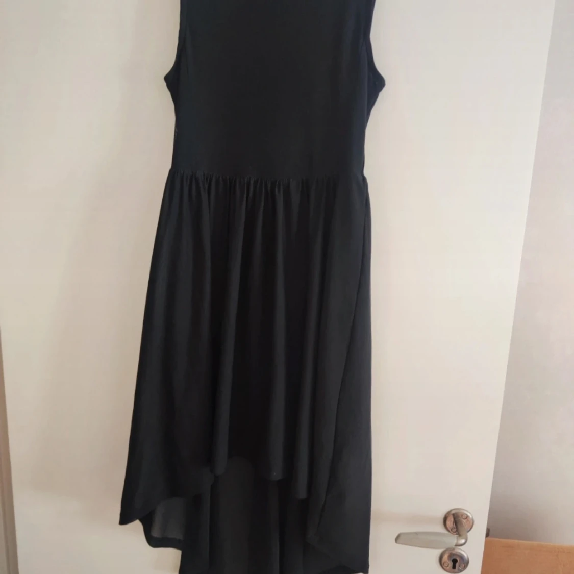 Svart ärmlös långklänning från H&M - 4