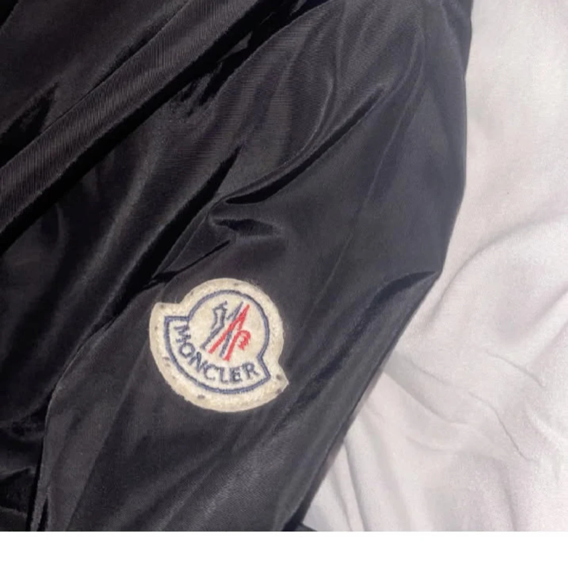 Svart vindjacka från Moncler