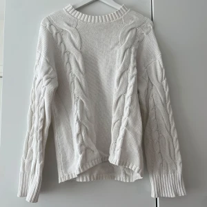 Stickad tröja - Stickad tröja från lager 157