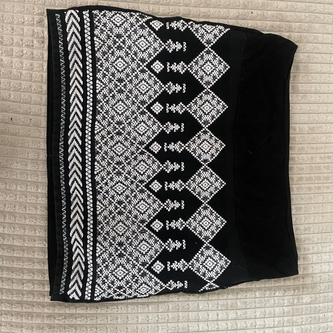 Svartvit mönstrad kjol från H&M