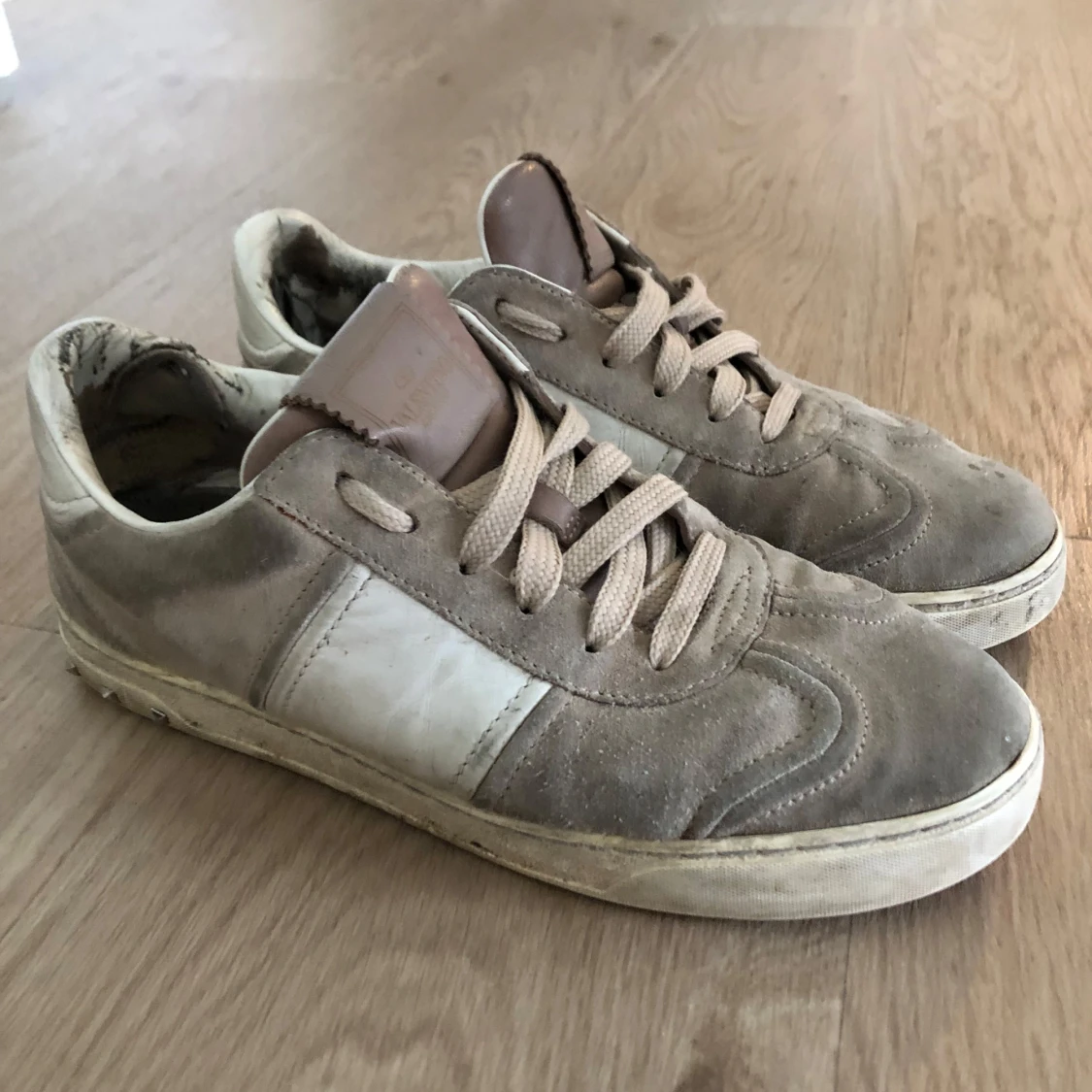 Beige valentino flycrews  - 1