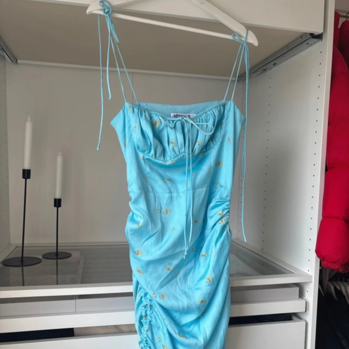 Adoore klänning i ljusblått med gula blommor, i storlek 40 - 3