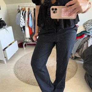 Oversized kostymbyxor  - Superfina från Madlady med streck! 